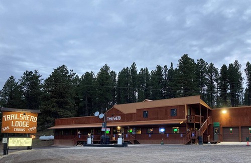 Deadwood House | Trailshead Lodge - Cabin 6