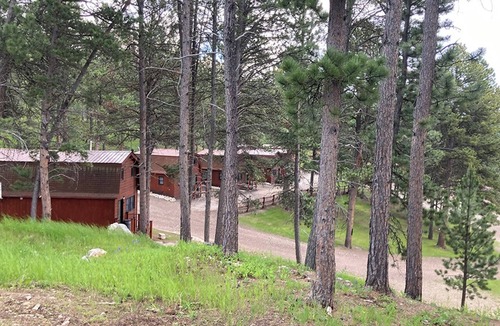 Deadwood House | Trailshead Lodge - Cabin 7