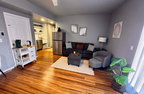 Lakeland North Apartment | Tranquil 2 bedroom apartment with private yard and deck
