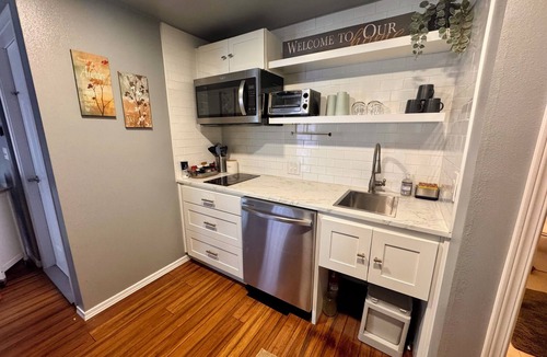 Lakeland North Apartment | Tranquil 2 bedroom apartment with private yard and deck