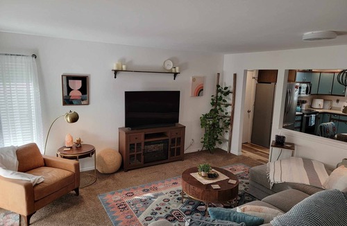 Moses Lake Condo | Tranquil 2-Bedroom Zen Condo Fully Stocked Kitchen, Patio, & Next to Golf Course