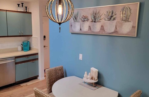 Moses Lake Condo | Tranquil 2-Bedroom Zen Condo Fully Stocked Kitchen, Patio, & Next to Golf Course