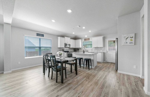 Southside House | Tranquil 4BR Residence｜Pet-Friendly｜Ideal for Families｜Backyard Bliss #41225