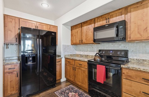 Cheyenne House | Tranquil Family Retreat-15 min to Frontier Days Fairgrounds -Dog Friendly