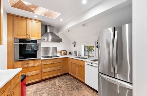 Rollingbay Apartment | Tranquil Garden Apartment Next to The Grand Forest on Bainbridge Island