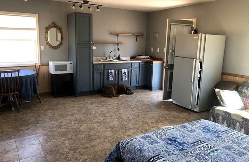 Saffell Cabin | Tranquil Lakefront Cabin Surrounded by Woods, Wildlife & Scenic Trails in Williford, Arkansas