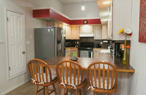 Albuquerque House | Tranquility and Luxury at Piñon Creek, East Mountain Townhouse