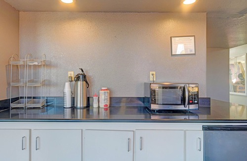 Wichita Falls Hotel | Travelers inn by OYO Wichita Falls