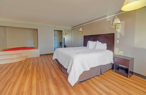 Wichita Falls Hotel | Travelers inn by OYO Wichita Falls