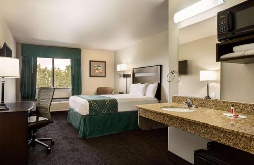 Santa Teresa Hotel | Travelodge by Wyndham Santa Teresa