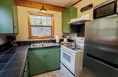 Nacogdoches Cabin | Treehouse - A cabin in the canopies at Stag Leap Cabins!