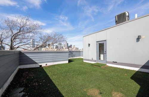 Cedars House | Trendy 3BR I Free Parking I Workspace