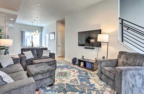 Sloan Lake Apartment | Trendy Denver Townhome - Walk to Mile High Stadium