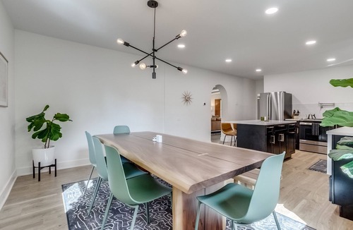 Kipling House | Trendy Mid-Mod House 15 min to Denver and 10 min to Golden w/Fire Pit
