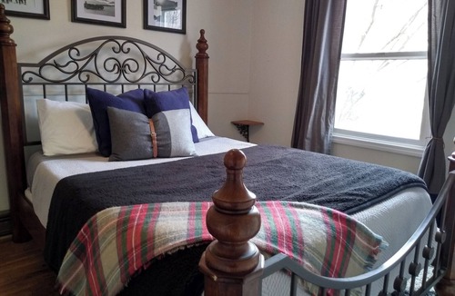 Huntington House | Triple L Ranch. Dog Friendly. Private escape only 10 minutes to Snake River.