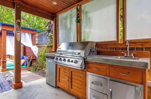 Alta Vista House | "Tropical Resort in the City" - Fun, Heated Pool!