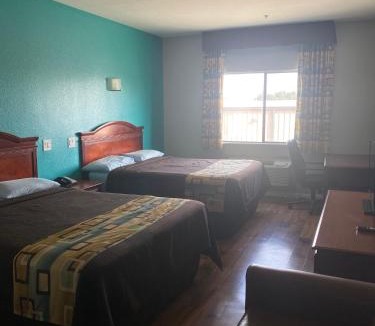 Northwest Dallas Hotel | Tropicana Inn and Suites