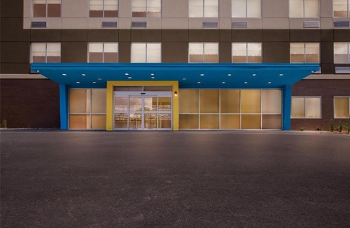 Waldron Hotel | Tru By Hilton Kansas City Airport