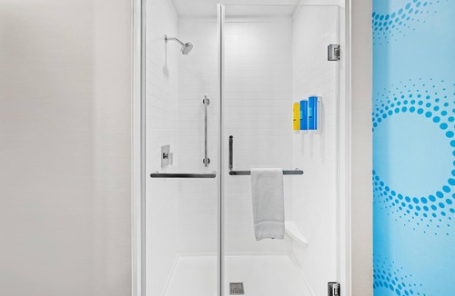 Waldron Hotel | Tru By Hilton Kansas City Airport