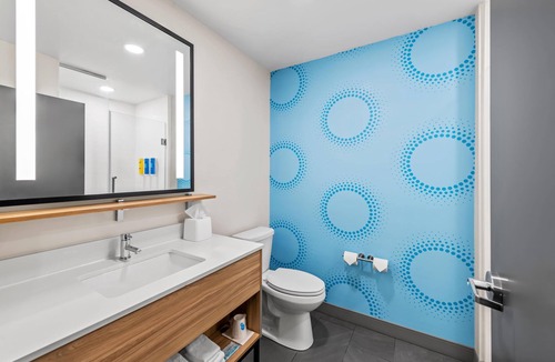 Waldron Hotel | Tru By Hilton Kansas City Airport