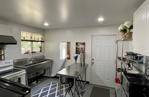 Manchester Cottage | Twin Creeks Cottage - Private and peaceful guest house near beach