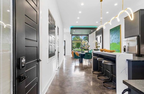 Piney House | Twin Lake Retreats: Villa Noire & Amber Enclave
