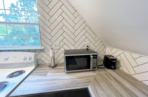 Denton Apartment | Twist of Orange by TWU