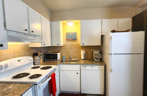 Central Oklahoma City Condo | Two Bedroom Condo - Near Integris Hospital - Queen Bed & King Bed