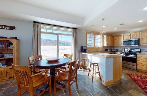 Kimball Junction House | Two-Story Condo Near Skiing with Fast WiFi, Central AC, Fireplace, & Grill