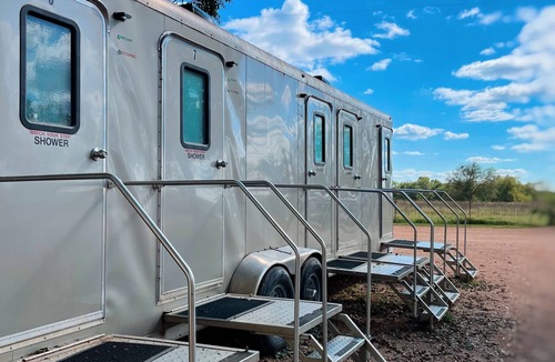 Prairie Lea Cabin | #U Son's Blue River Camp - Glamping Cabin w/2 Queen Beds