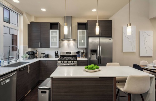Alki House | Ultimate Alki Experience - Beach, Views & Vibes