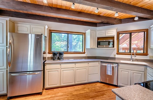 Swiss Manor House | Ultimate Group Gathering - 6bd 5bth in Flagstaff on National Forest