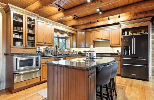 Lyons Cabin | Ultimate Mountain Retreat: Total Privacy, Wild Nature & Mile-High Spa Experience