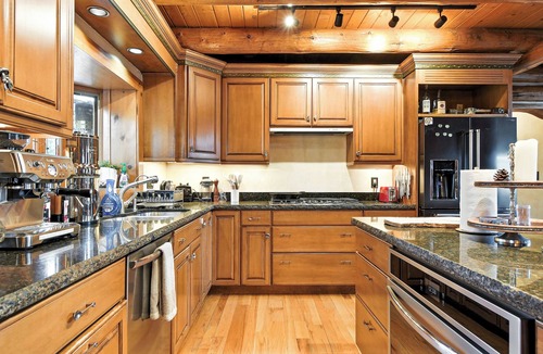 Lyons Cabin | Ultimate Mountain Retreat: Total Privacy, Wild Nature & Mile-High Spa Experience