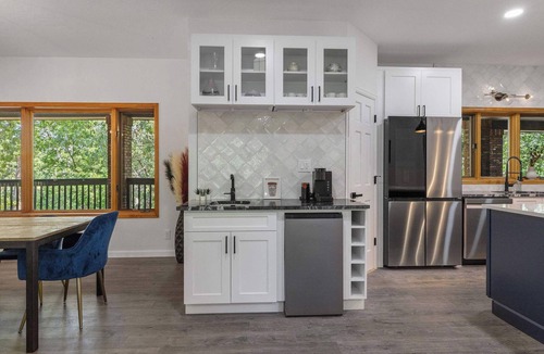 Lakewood House | Ultimate Treehouse Mansion with Swim Spa, Sleeps 31