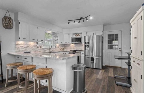 Platte City House | Unique Gaming Suite Sleeps 10 Mins to Airport MAJOR INTERNATIONAL SPORTING EVENT