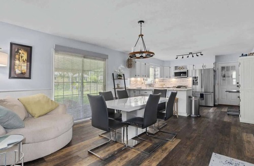 Platte City House | Unique Gaming Suite Sleeps 10 Mins to Airport MAJOR INTERNATIONAL SPORTING EVENT