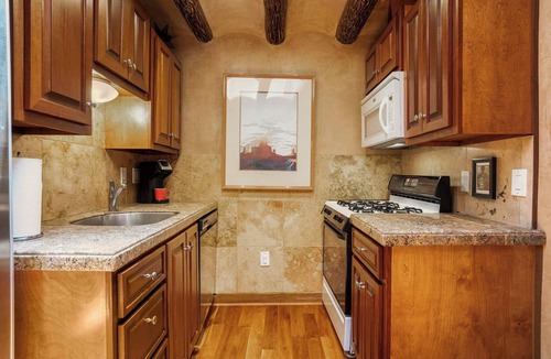 South Capitol House | Unique Hideaway, Walk Everywhere