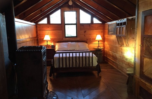 Gila Cabin | Unique Log cabin at Bearpaw Ranch on the Gila River