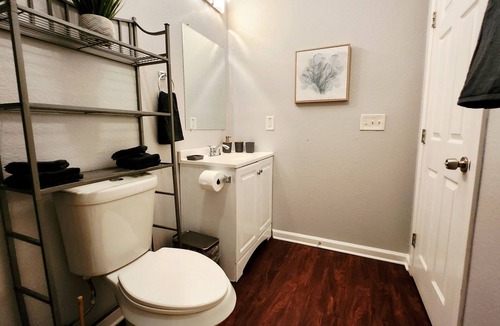 Denton Apartment | Unique Studio Near Presbyterian Hospital, UNT & Denton Square