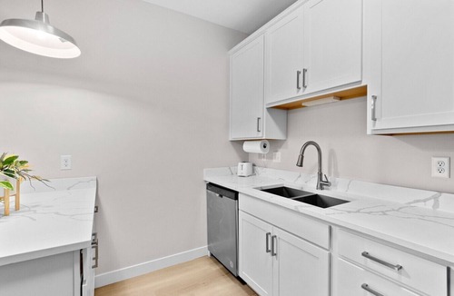 Orange Prairie Apartment | Unit 302 at Summershade