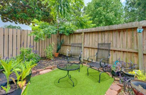 Walden on Lake Conroe House | Unit w/Patio & Resort Perks! Walk to Lake Conroe