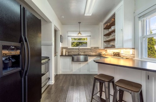 Walla Walla House | University Pub Craftsman