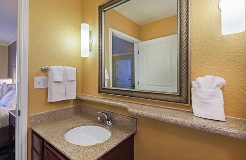 Odessa Hotel | University Texas King Std Breakfast, Gym & Pool