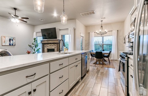 Wheatland House | Unleash Your Family’s Next Adventure: Stunning 4 Bed in Yukon!
