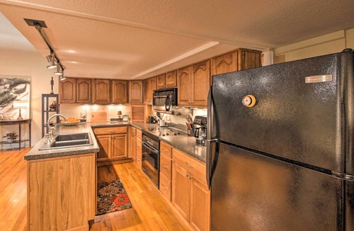 Marshall Apartment | Updated Apartment in Historic Dtwn Marshall!
