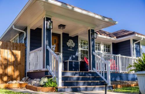 Casper House | Updated Central Cottage