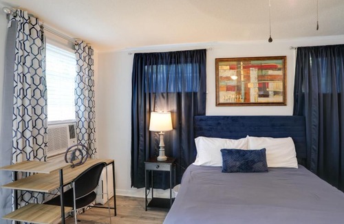 Greenwood Apartment | Updated & Cozy Studio in North Greenwood!