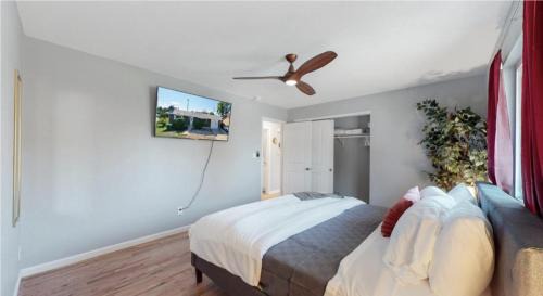 Dupont House | Updated Family Unit with Two King Beds