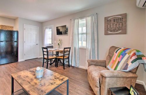 Saint Patrick House | Updated Missouri Cabin Rental on Large Farm